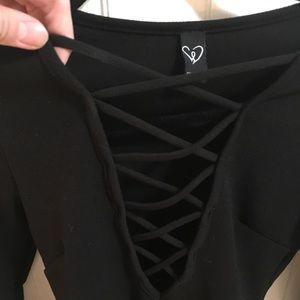 Windsor deep-v neck long sleeve